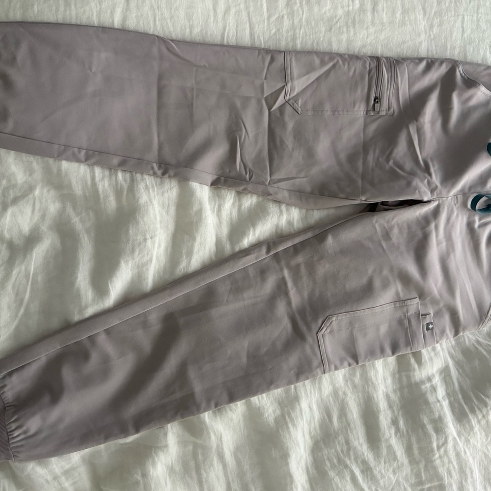 Figs Women's Light Gray Jogger Pants - Picture 4 of 5
